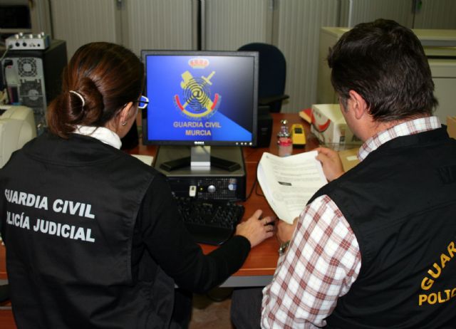 La Guardia Civil imputa a un menor de edad por la difusión de imágenes íntimas de otra menor a través del teléfono móvil